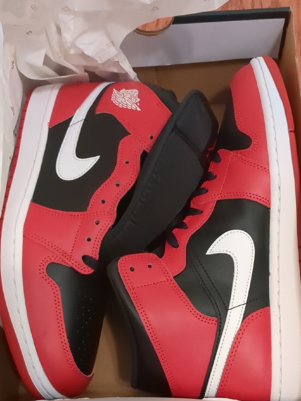 Black/White- Gym Red Air Jordan 1 Mid 10.5
